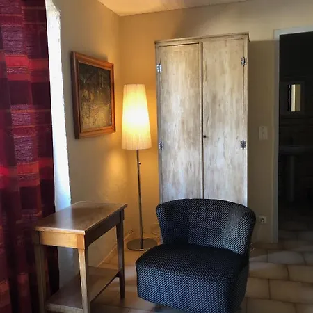 Bed & Breakfast Belle De Nuit 2*